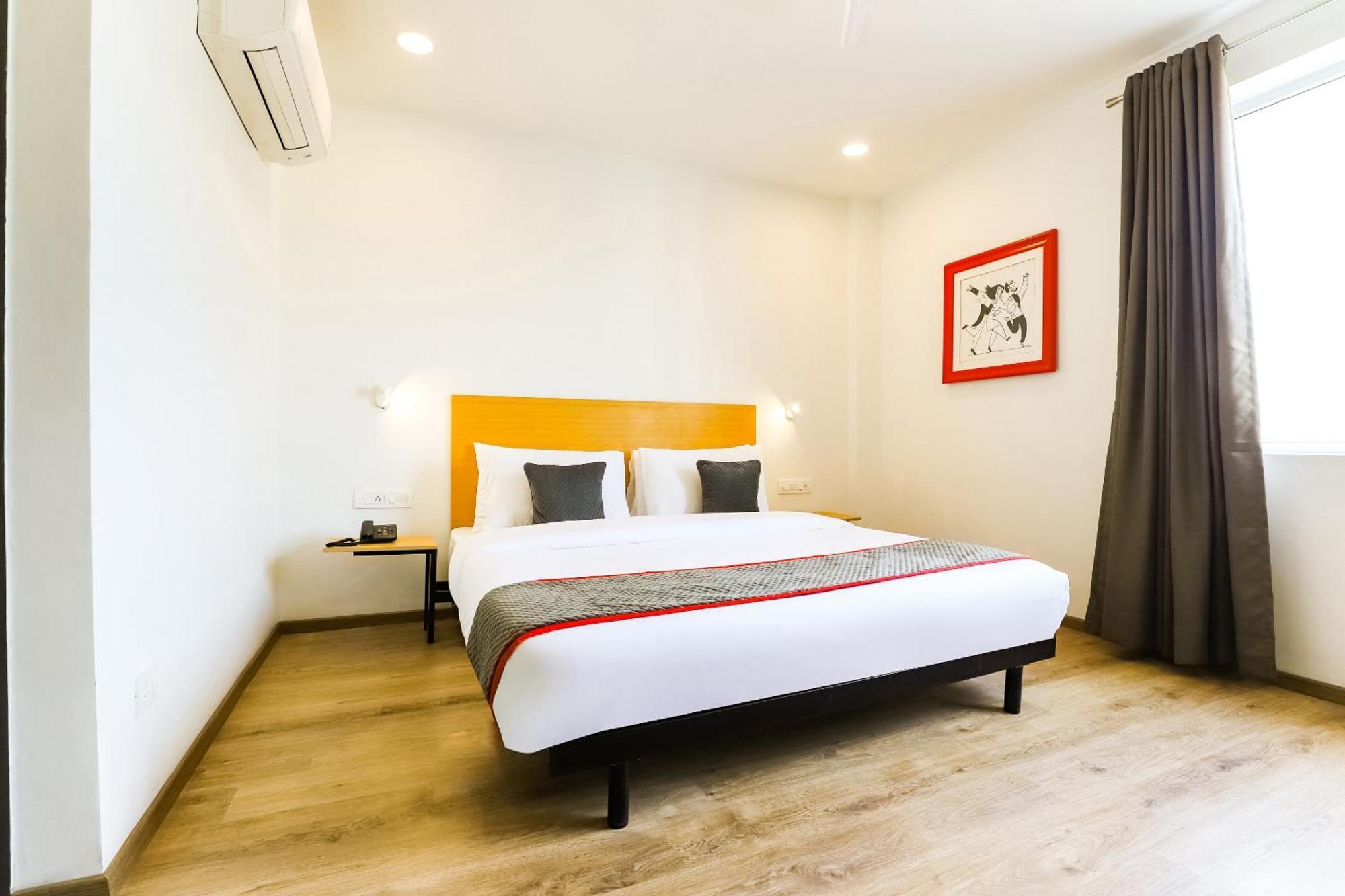 Townhouse Prithvi Resort Near Phoenix Palassio Λάκναου Εξωτερικό φωτογραφία