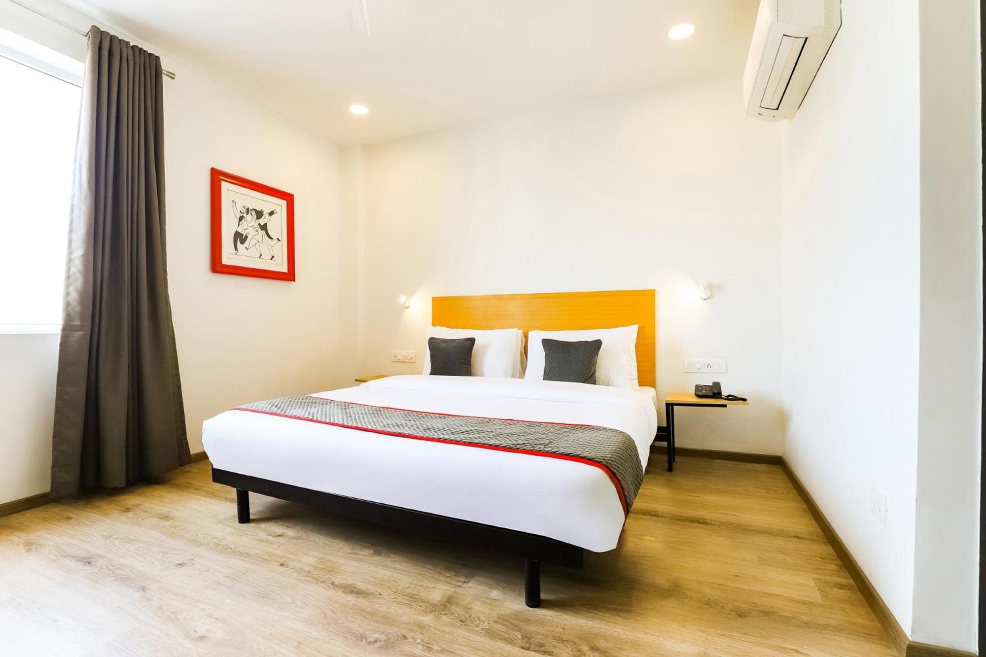 Townhouse Prithvi Resort Near Phoenix Palassio Λάκναου Εξωτερικό φωτογραφία
